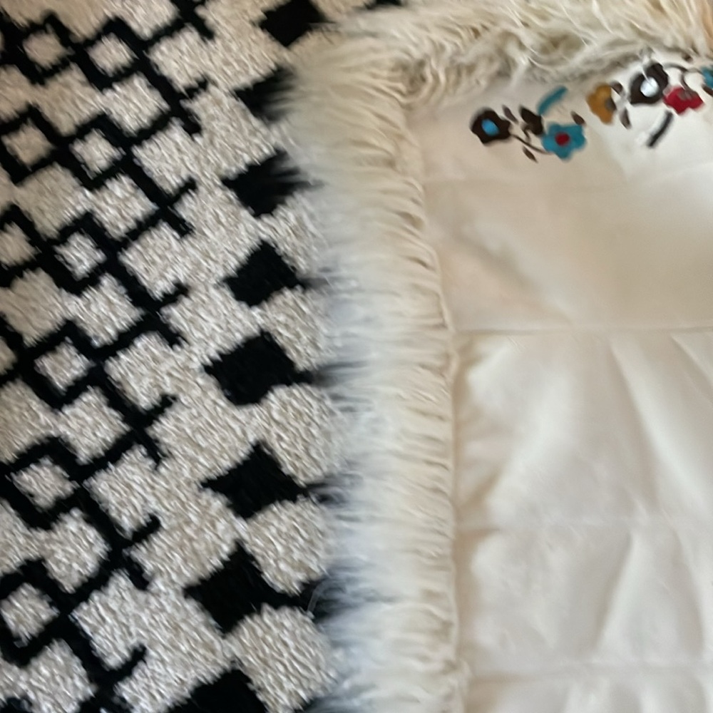 Vest - Picture 5 of 13